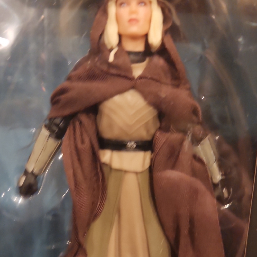Star Wars Black Series Shin Hati Arcana Figure: Ahsoka - Picture 10 of 15